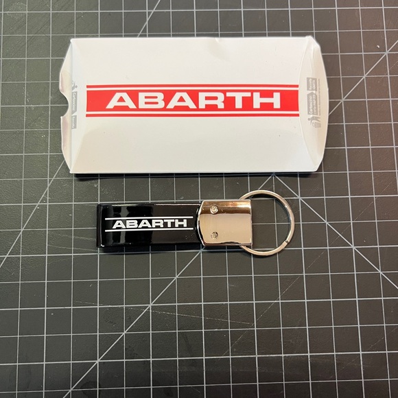 NWOT Abarth key ring - Picture 4 of 4